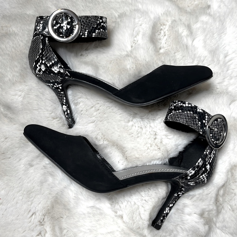 NEW Impo Tannie 7.5 black snake skin ankle strap heels